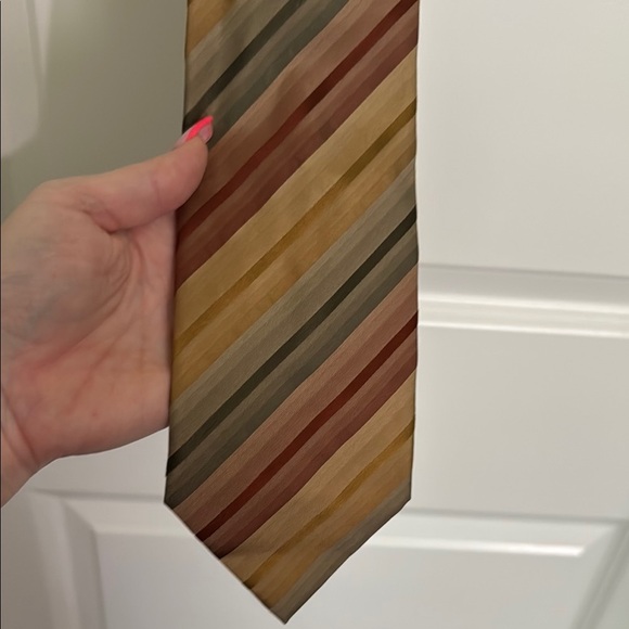 Kenneth Cole Cream and Brown Tie Elegant Accessory - Picture 1 of 4